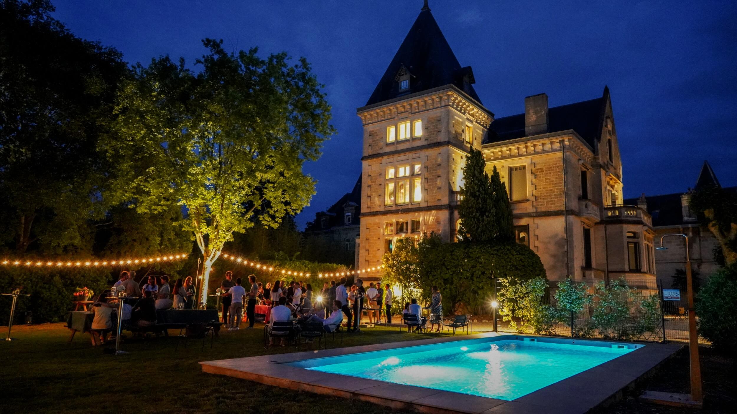 Garden party à Villa Maria — événement dans le parc